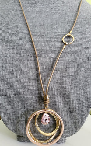 Gold Circle with Pink Pendant Necklace Set